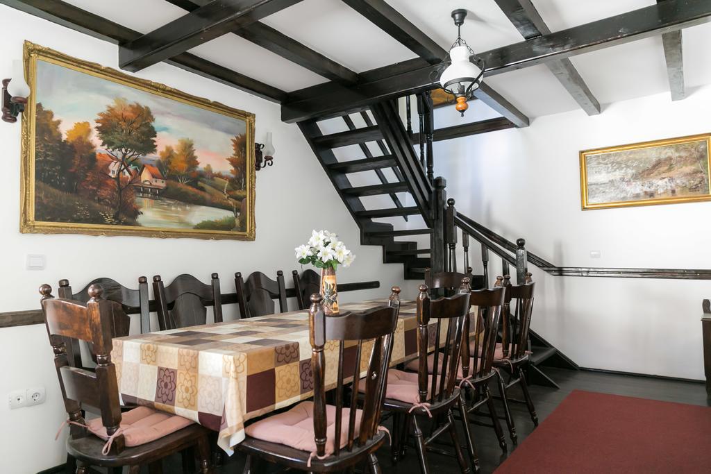 ホテルCasa Cu Cerdac シギショアラ エクステリア 写真