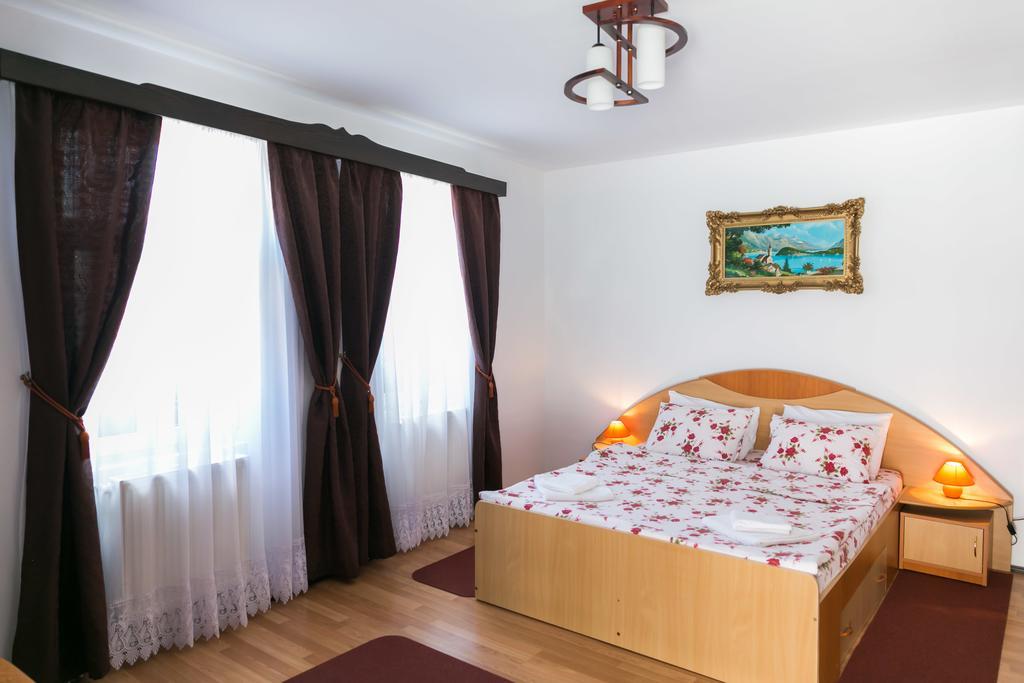 ホテルCasa Cu Cerdac シギショアラ エクステリア 写真